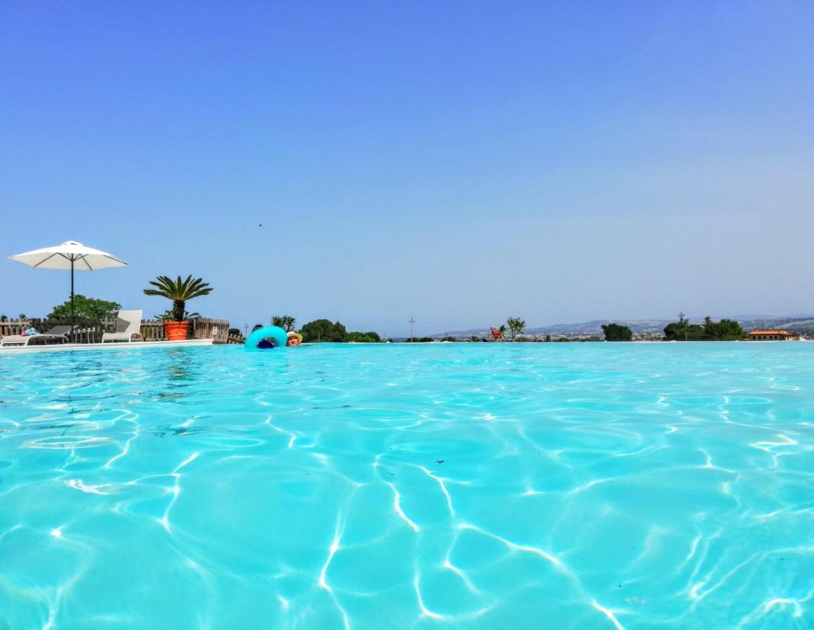 Agriturismo Rosa Antica Monte San Vito エクステリア 写真